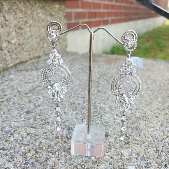 Rhinestone bangle cuff bracelet & FREE EARRINGS set - Picture 3 of 6